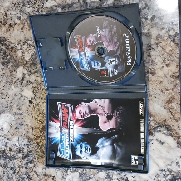 PlayStation 2 Smack Down Vs Raw 2006 - Picture 3 of 6